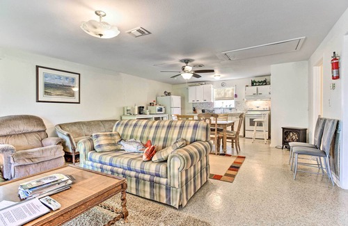 Palacios House | Fishing Pier, Kayaks: Bayfront Home in Palacios!
