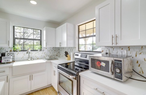 Hempstead House | Fishing Pond & Paddle Boat: Home in Hempstead!