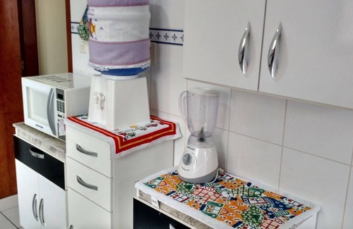 Guilhermina Apartment | FIT 2 SLEEPS, 1 SUITE P/8 PEOPLE 200m from the beach, barbecue, cable TV, Wi Fi