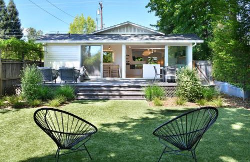 Healdsburg House | Fitch St Escape Complimentary Wine Tasting At Croix Estate Included!