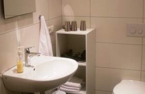 Ungstein Apartment | Fitter apartment in the basement, 3 bedrooms, 2 bathrooms - Gästehaus Dehn