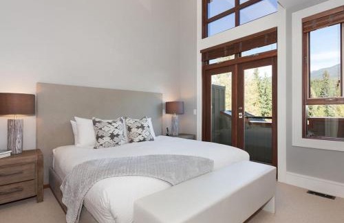Whistler House | Fitzsimmons Walk 26 by Outpost Whistler