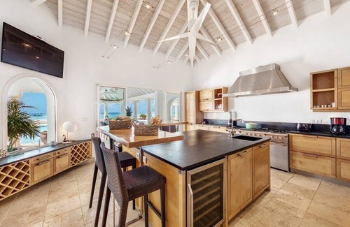 Grand Case Villa | Five bedroom petit plage oasis with contemporary style
