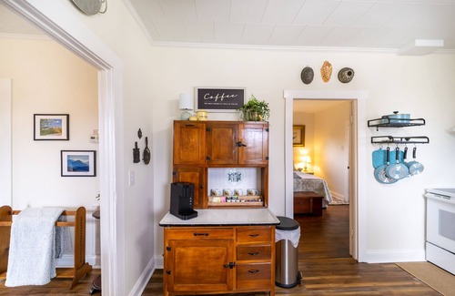 Sparta Cottage | Five Minute Walk from Downtown Sparta!