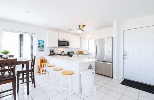 Rosendal Apartment | Five O'clock Somewhere Condo