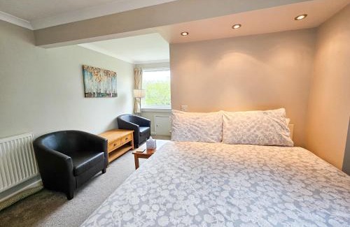 Llanllwchaiarn Bed & Breakfast | Five Oaks B&B - New Quay
