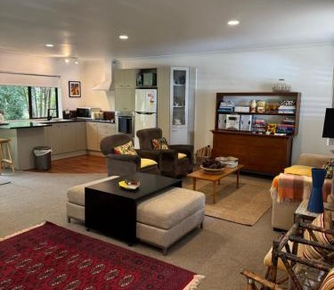 Tamahere Bed & Breakfast | Five Paddocks Tamahere