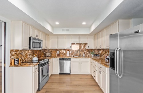 Fountain Hills House | Five Palms ★Scenic Mountain View's-Heated Pool-Spa-Balcony-Spacious★