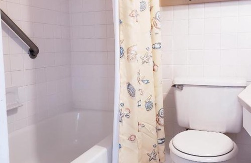 Bay Esplanade House | Five Palms Suite 209 - Daily - Weekly - Monthly