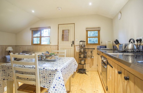 Chilworth Cabin | Five Pines - peaceful & secluded woodland cabin in Surrey Hills