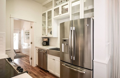 Seaside Cottage | Five Porches and Private Deck, Seaside, Fl + 2 Adult Bikes!