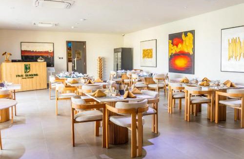 Prampram Hotel | Five Seasons Palm Resort