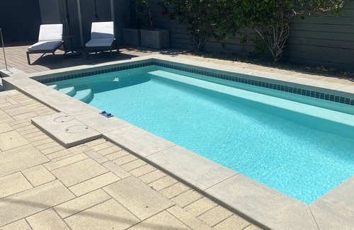 Mid-Wilshire House | Five Star Designer Decorated Contemporary Guest House With Pool