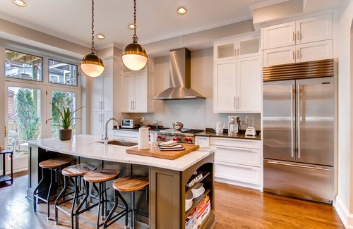 Noble Square House | FIVE STAR Single Family in Heart Of Chicago! Super clean, Great Neighborhood