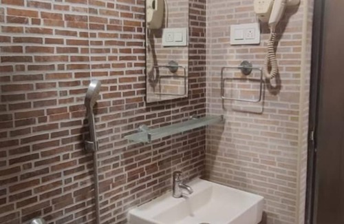 Ekkatuthangal Hotel | Five Stones Ekkatuthangal Guindy