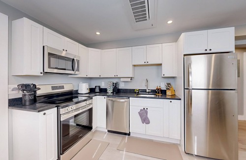 Providence Condo | Five75 Lux PROV - Suite 3