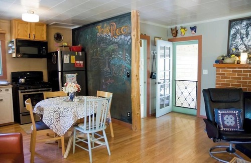 Pinehurst Cabin | Fivespot Cabin, an art and nature lover's retreat