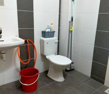 Perak Tengah District House | FJ Homestay