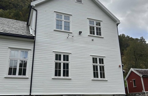 Undredal House | Fjordview Schoolhouse. Stay in the Heart of a UNESCO World Heritage Region