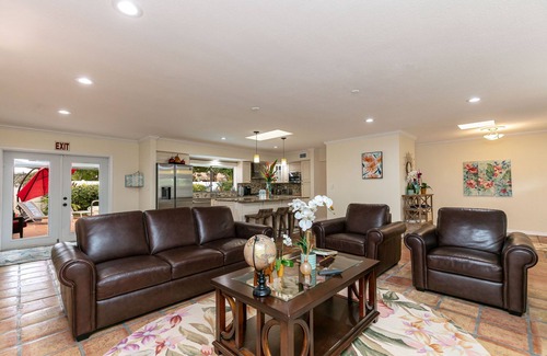 Harbor Village House | FL Luxury! 4BR/2.5BA/Kng Ste,Htd Amazing Pool,Tiki Hut & Fire Pit -Walk to Beach
