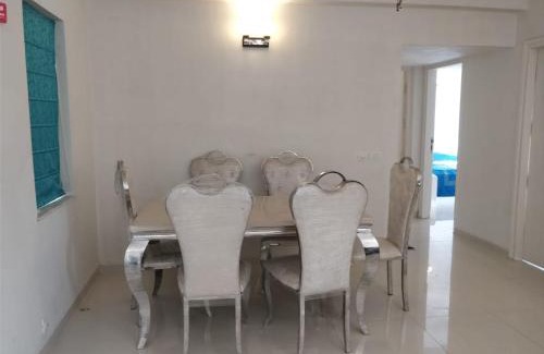 Chinar Park House | FLAGSHIP AIRPORT GUEST HOUSE