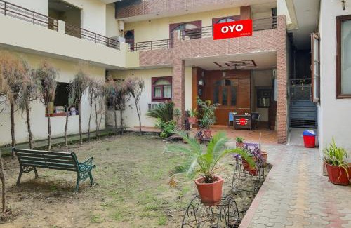 Ludhiana Hotel | Flagship Corner Guest House