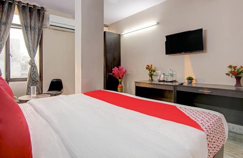 Sainik Farm Hotel | Flagship Manya Residency Near Dlf Avenue Saket