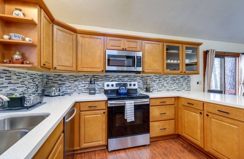 Kachina Village House | Flagstaff Home w/EV Charger, 10 Mi to Downtown