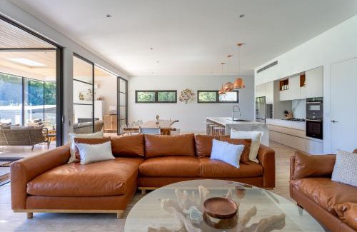 Quindalup House | Flametree I Private Properties
