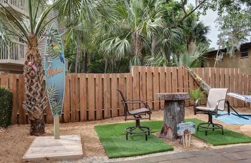 North Forest Beach House | Flamingo House! - Close 2 Beach - Private Yard - Pool - Hot-tub & Putting Green
