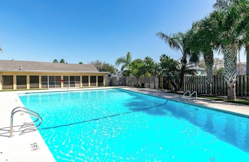 Key Allegro Cottage | Flamingo House