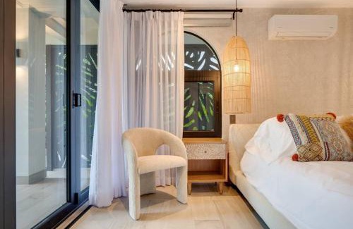 Playa Flamingo House | Flamingo Marina Private Beachfront Escape