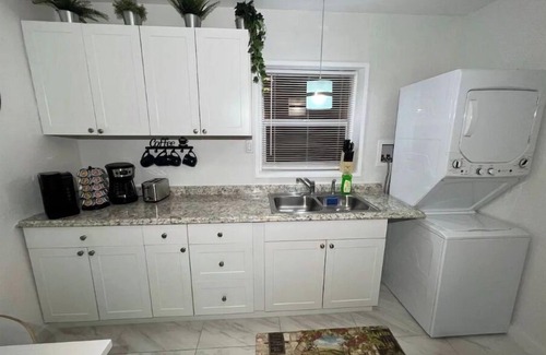 Victoria Park Apartment | ★Flamingo Studio★ 5 min to Beach ★
