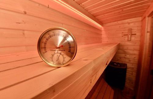 Dungiven Apartment | FLANDERS LOFT Luxury Apartment with sauna