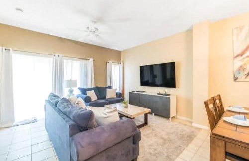 West Kissimmee House | Flash 20 Off Townhome at Emerald Island Resort