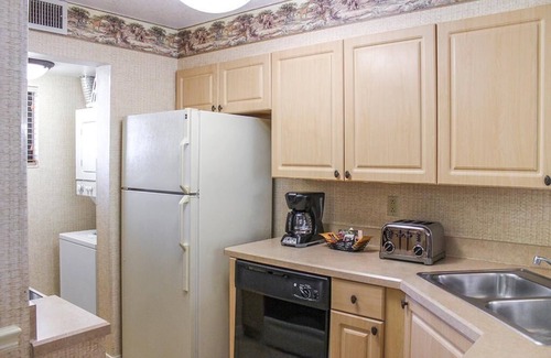 Florida Central Atlantic Coast Condo | FLASH SALE! Lovely Condo Just 1 Mile From Disney w/Resort Pool, WiFi & More
