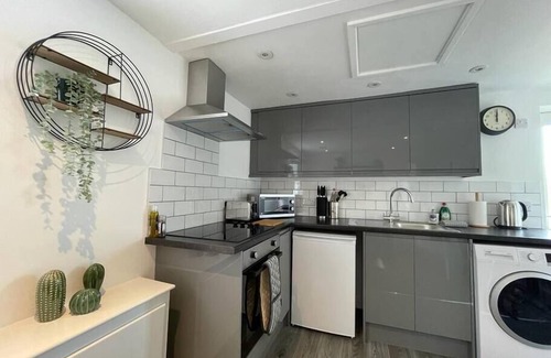 Wellington Apartment | Flat 1 High Street Apartments, One Bed