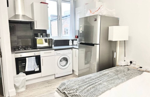 Shepherd's Bush Apartment | Flat 2