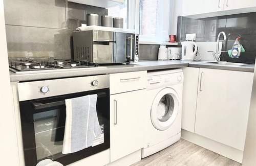 Shepherd's Bush Apartment | Flat 2