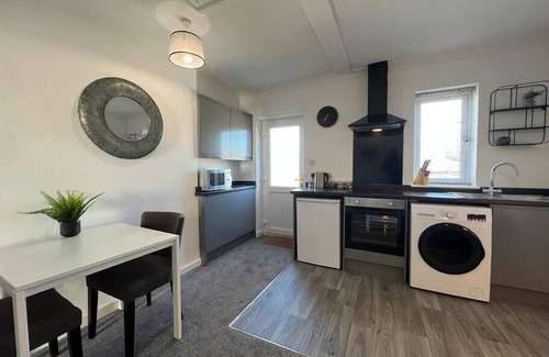 Wellington Apartment | Flat 2 High Street Apartments, One Bed
