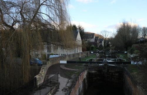 Stroud Apartment | Flat 2 - The Old Mill - Bowbridge Lock - Stroud