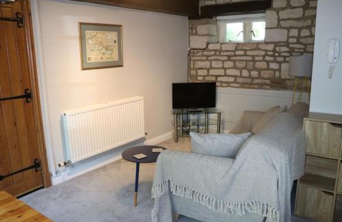 Stroud Apartment | Flat 2 - The Old Mill - Bowbridge Lock - Stroud