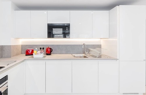 Ealing Common Apartment | Flat 33 Walpole Court - 2 bedroom apartment