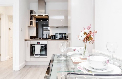 Colville Apartment | Flat 5 · Stunning 2-Bed Notting Hill Portobello Apartment