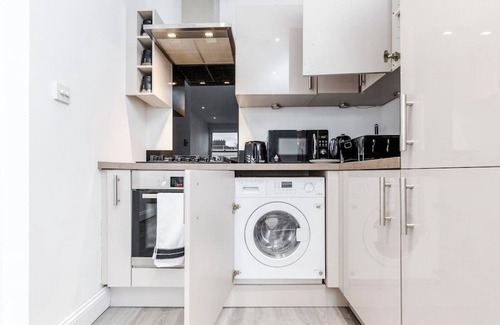 Colville Apartment | Flat 5 · Stunning 2-Bed Notting Hill Portobello Apartment