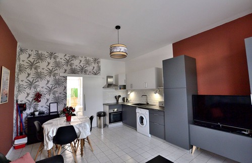 Lamalou-les-Bains Apartment | Flat-Apartments 36m², Ground floor, City Center Lamalou les Bains