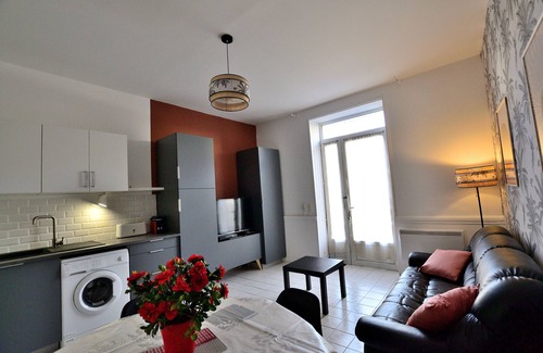 Lamalou-les-Bains Apartment | Flat-Apartments 36m², Ground floor, City Center Lamalou les Bains