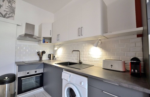 Lamalou-les-Bains Apartment | Flat-Apartments 36m², Ground floor, City Center Lamalou les Bains