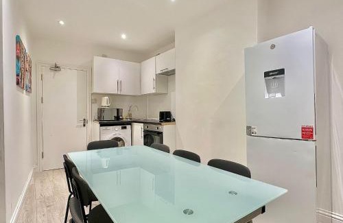 Earlsfield Apartment | Flat B Garrat Lane