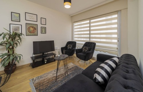 Kepez Apartment | Flat Close to Duden Waterfalls with Shared Pool